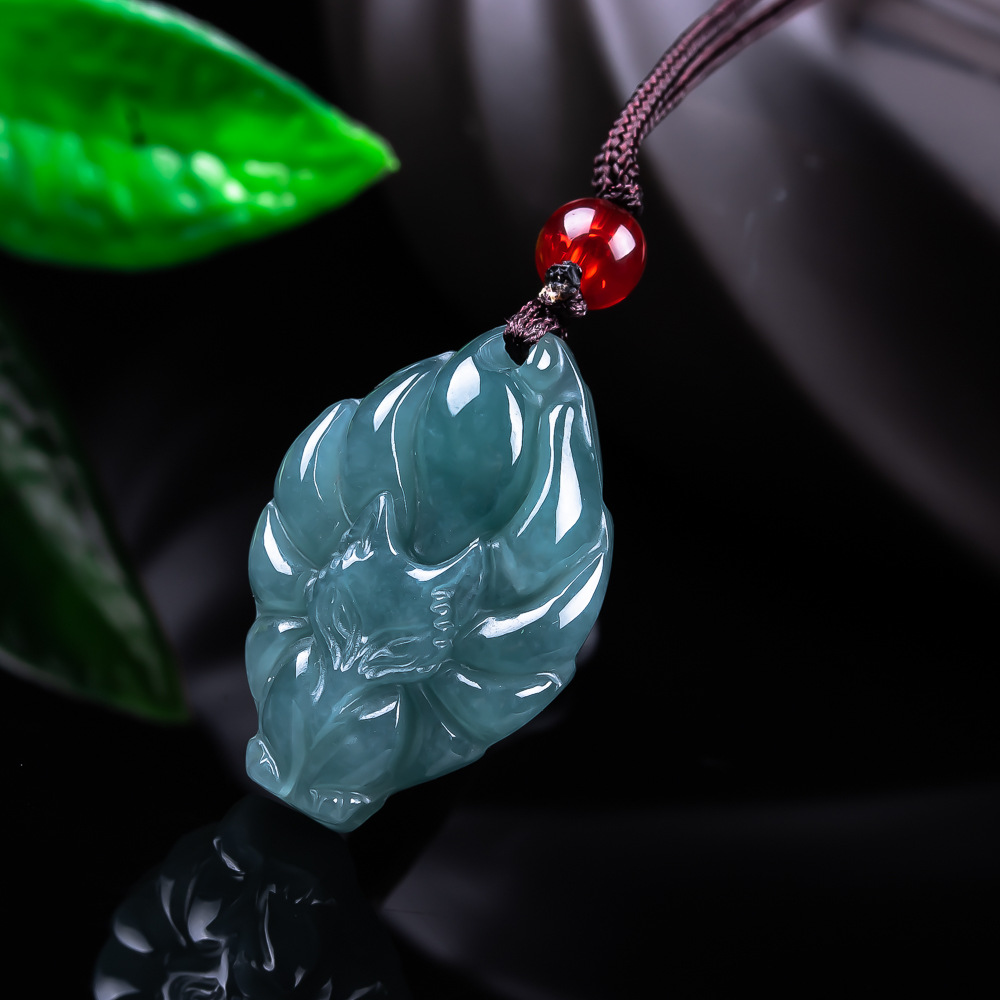 Women Accessories Products - Naturalny Birmanski Jadeitowy Wisiorek Lis Naszyjnik