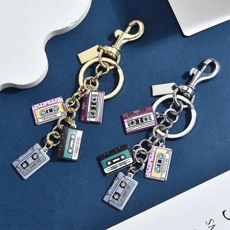 Breloczek w kształcie kasety m – Women'S Accessories In The 80S recenzja i cena